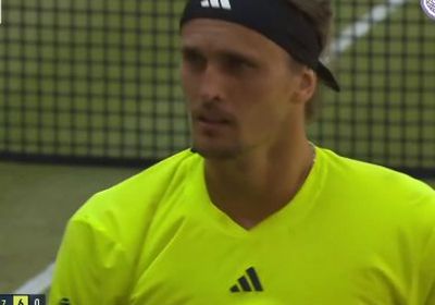 زفيريف ينتفض ليُطيح بحامل اللقب بوبيرين من بطولة كندا المفتوحة للتنس