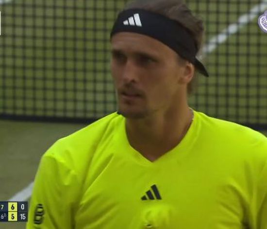 زفيريف ينتفض ليُطيح بحامل اللقب بوبيرين من بطولة كندا المفتوحة للتنس