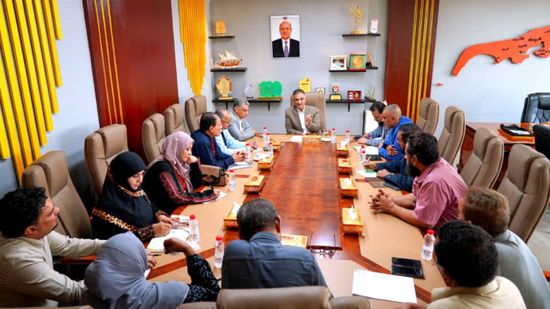 لملس يرفع حافز المعلمين والمتعاقدين إلى 50 ألف ريال شهريا