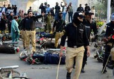 اعتقالات قبل تظاهرات مطالبة بالافراج عن عمران خان في باكستان