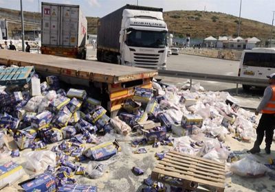 الأردن : مستوطنون إسرائيليون هاجموا قافلة مساعدات متجهة إلى غزة