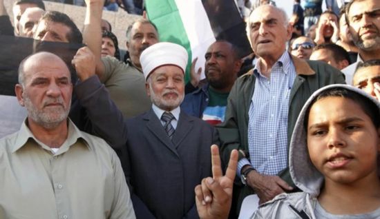 إسرائيل تمنع مفتي القدس من دخول المسجد الأقصى 6 أشهر