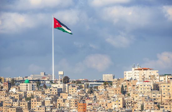 رئيس الوزراء الأردني يجرى التعديل الأول على حكومته