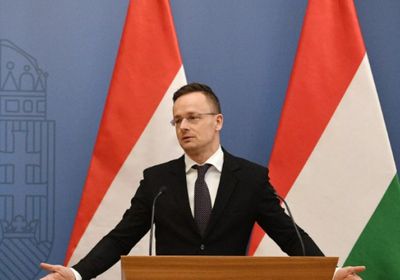 وزير الخارجية المجري ينتقد دعم الاتحاد الأوروبي لأوكرانيا