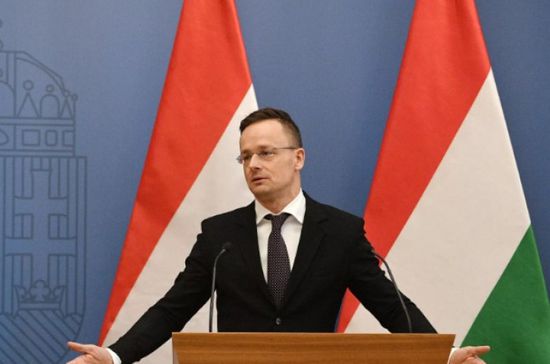 وزير الخارجية المجري ينتقد دعم الاتحاد الأوروبي لأوكرانيا