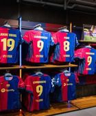 برشلونة يتصدر قائمة أغلى قمصان أندية الدوري الإسباني لموسم 2025