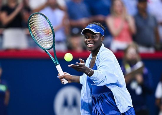 مبوكو تفاجئ أوساكا لتفوز ببطولة كندا المفتوحة للتنس