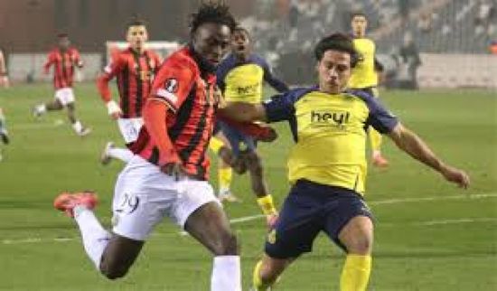 أستون فيلا يتعاقد مع المهاجم جيسان من نيس