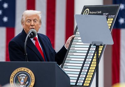بقاء تعريفات "ترامب" الجمركية بعد نهاية ولايته