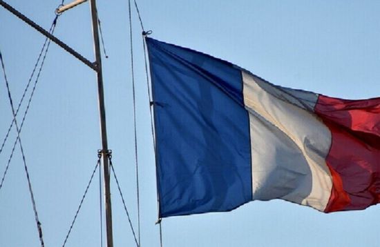 "لوموند": فرنسا تصدر مذكرة اعتقال بحق دبلوماسي جزائري