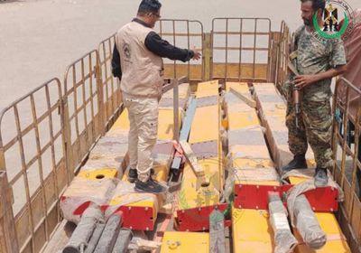 حزام لحج يضبط رافعات لإنزال الحاويات متجهة إلى  الحديدة