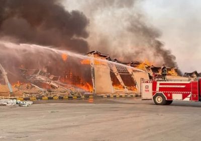 حريق ضخم يلتهم منطقة اقتصادية في طهران