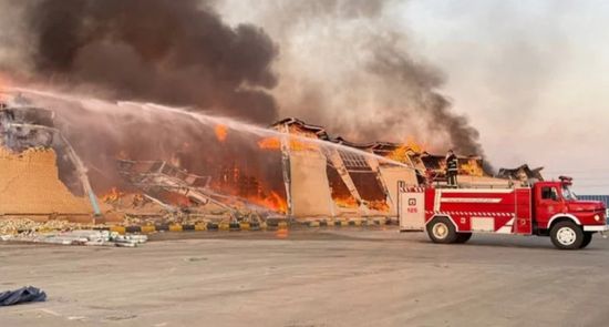 حريق ضخم يلتهم منطقة اقتصادية في طهران