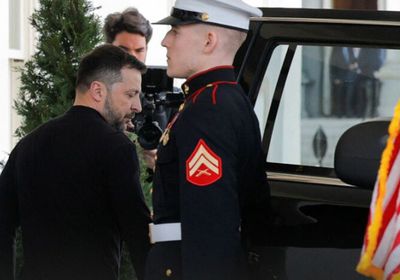 البيت الأبيض يعتزم دعوة زيلينسكي لزيارة ألاسكا