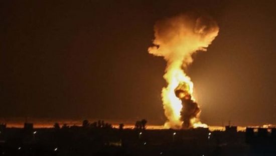 جيش الاحتلال ينسف مباني في حي الزيتون