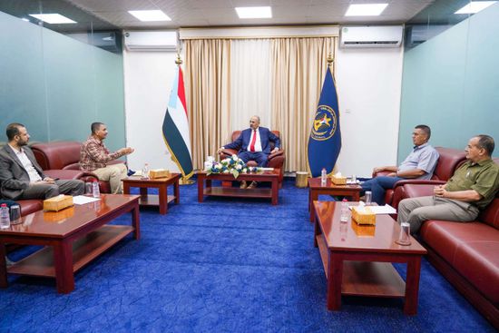 الرئيس الزُبيدي: ملتزمون بتوفير بيئة آمنة وجاذبة للاستثمار