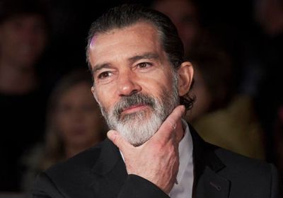 أنطونيو بانديراس يعلن في عيده الـ65 عدم نيته اعتزال التمثيل