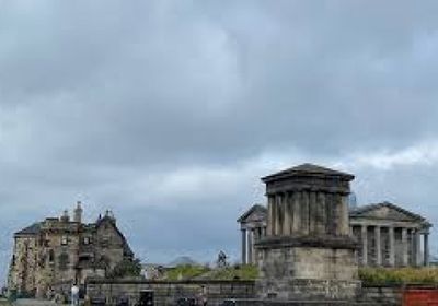 اندلاع حريق في مقعد آرثر أحد أشهر معالم إدنبرة