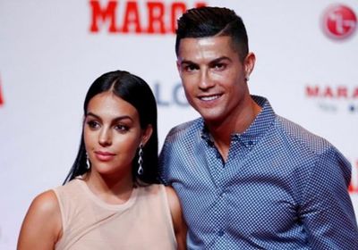أنباء عن طلب كريستيانو رونالدو الزواج من جورجينا