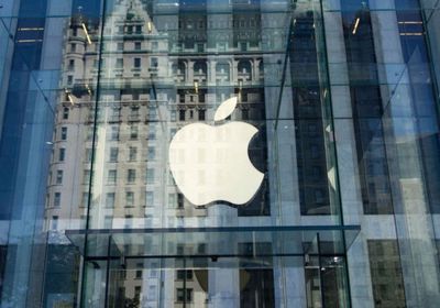 تنتهك قوانين مكافحة الاحتكار.. ماسك يصطدم بـ"آبل" قانونيًا  