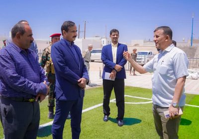 محافظ شبوة يزور ملعب الفقيد الخليفي ونادي التضامن الرياضي