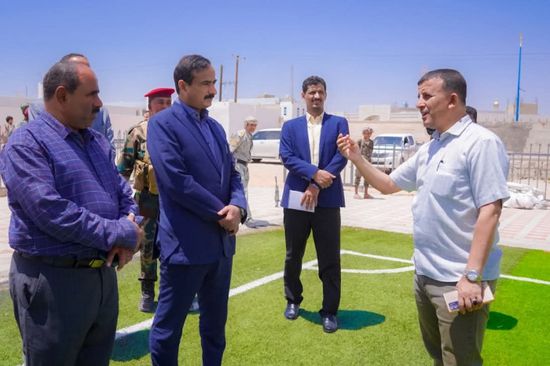 محافظ شبوة يزور ملعب الفقيد الخليفي ونادي التضامن الرياضي