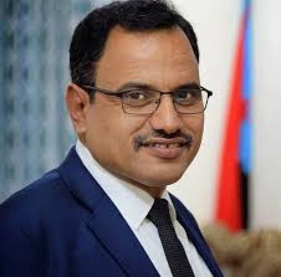 السقطري يوجه بتكثيف الرقابة على مراكز الإنزال السمكي