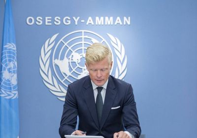 المبعوث الأممي يرحب بالإصلاحات الاقتصادية واستقرار سعر الصرف 