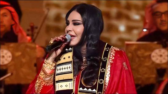 أحلام تختتم مهرجان قرطاج بتونس بحفل غنائي