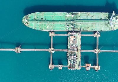 صعود أسعار النفط بعد تمديد الهدنة التجارية بين واشنطن وبكين