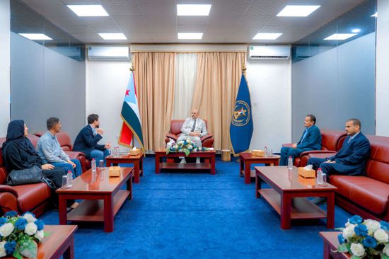 الرئيس الزُبيدي يطلع على برامج منظمة أطباء بلا حدود البلجيكية