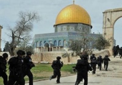 مستوطنون يقتحمون المسجد الأقصى بحماية قوات الاحتلال