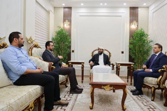 المحرّمي يطلع على خطط تطوير أداء هيئة الأراضي