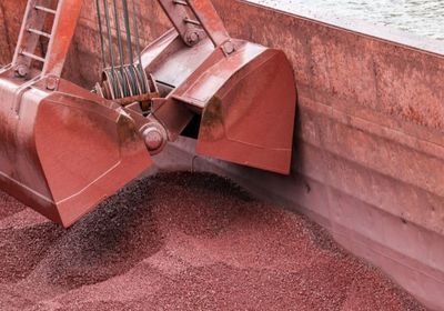 طلب صيني قوي يرفع أسعار خام الحديد