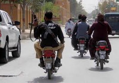 مسلحون يقتلون 6 من الشرطة الباكستانية في 13 هجومًا