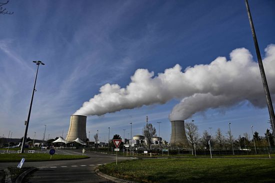 ارتفاع حرارة الأنهار يخفض إنتاج مفاعل نووي فرنسي