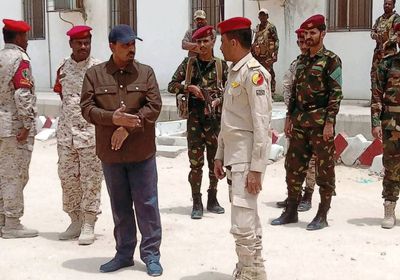 محافظ حضرموت يزور معسكر قوات الشرطة العسكرية