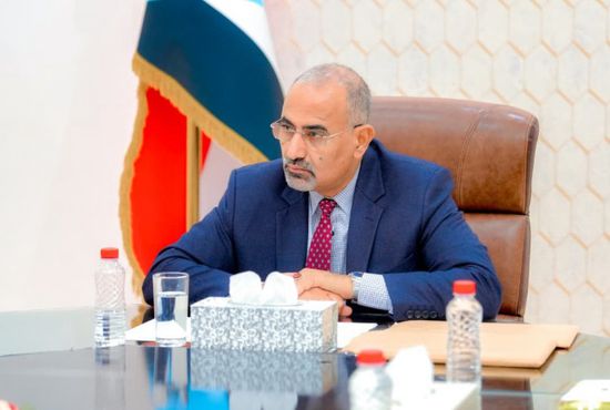 تحركات وجهود الرئيس الزُبيدي... قيادة حكيمة تُعالج الأزمات بحكمة واقتدار