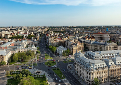 رئيس وزراء رومانيا يحذر من خطر التخلف عن السداد