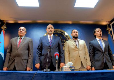 الرئيس الزُبيدي يطلق برنامج النزول الميداني لفرق الرقابة