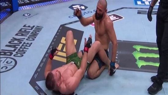 تشيمايف يهزم دو بليسيس ويحصد لقب الوزن المتوسط ببطولة يو.إف.سي