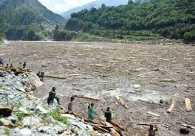 تلاشي آمال العثور على ناجين بعدما قضى مئات في فيضانات باكستان