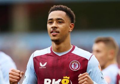 نيوكاسل يتعاقد مع لاعب الوسط رامسي قادمًا من فيلا