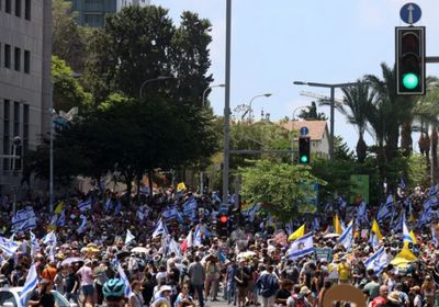 وزير الدفاع الإسرائيلي السابق وزعيم المعارضة ينضمان لمظاهرات "وقف الحرب"