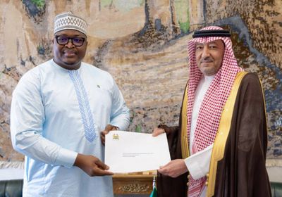 ولي العهد السعودي يتلقّى رسالة خطيّة من رئيس سيراليون