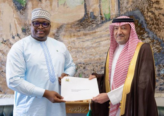 ولي العهد السعودي يتلقّى رسالة خطيّة من رئيس سيراليون