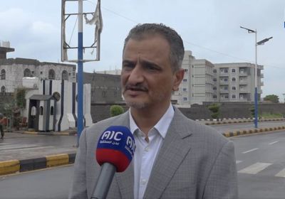 محافظ عدن: نشر فرق ميدانية للتعامل مع موجة الأمطار