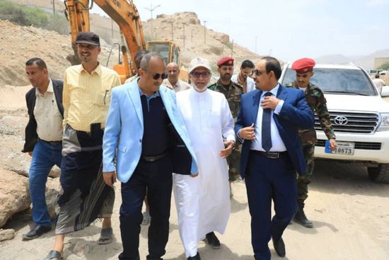 محافظ حضرموت يتفقد الاستعدادات لموجة جديدة من الأمطار