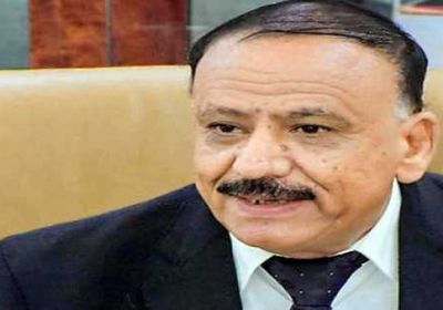 وزير النقل يمنع المرافق من التعاقد بالعملة الأجنبية