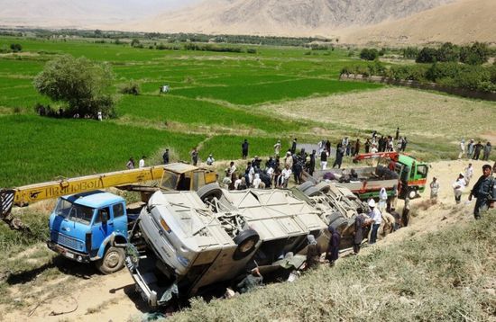 مصرع 70 شخصاً جراء اصطدام شاحنة بحافلة ركاب في أفغانستان